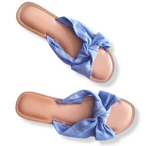 OLD NAVY Blue Chambray Front Knot Flat Sliders